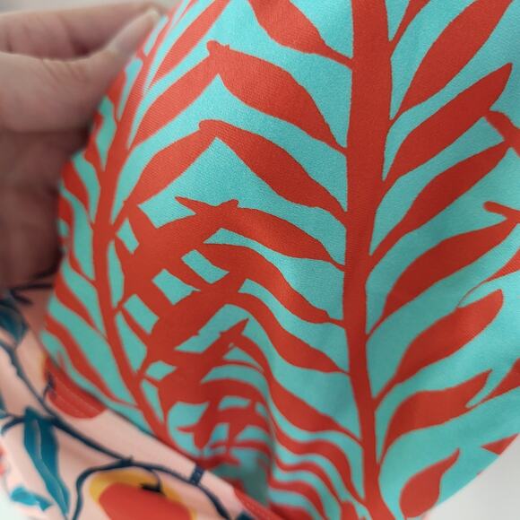 Summersalt The Perfect Wrap Bikini Top in Pink Nectarine Orchard | Medium / 8 - Picture 7 of 9